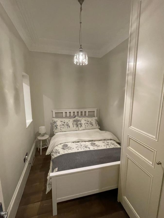 Stylish 3-Bedroom Flat In Kensington Londres Exterior foto